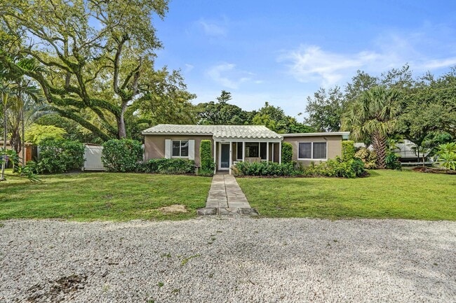 1101 SW 8th Ter