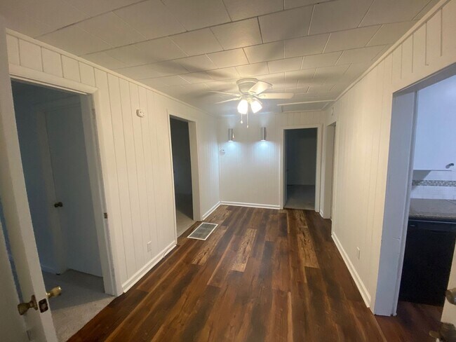 Building Photo - 1533 Grape St