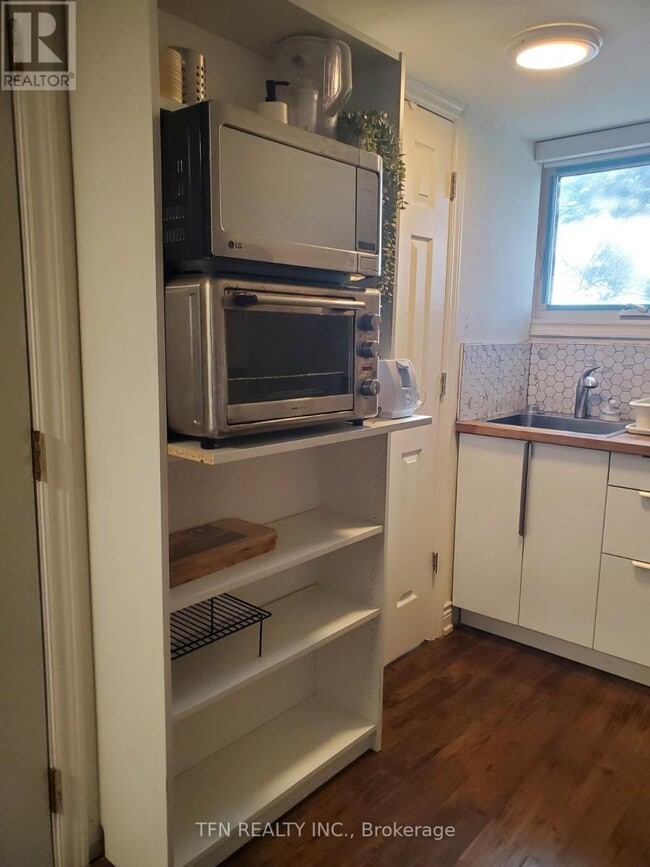 Building Photo - 13620 Weston Rd