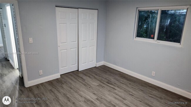 Building Photo - 1611 Avenue H W
