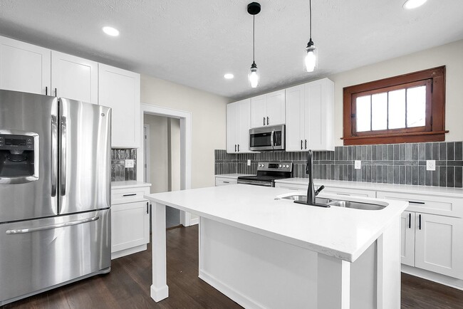 Foto del edificio - Coming Soon! Stunning 3-Bedroom, 2 Full Bath, 2 Half Bath Home in Southern Orchards
