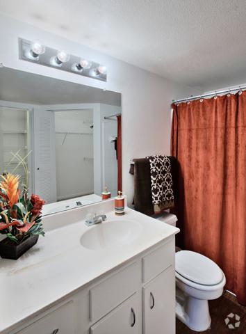 Baño - Country Oaks Apartment Homes