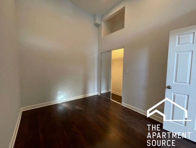 Building Photo - 2409 S Hoyne Ave