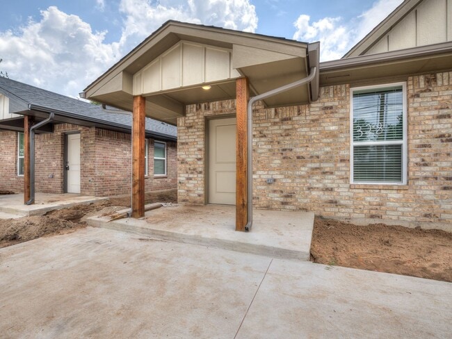 Photo - Beautiful New 3-Bed Duplex – Pet Friendly House