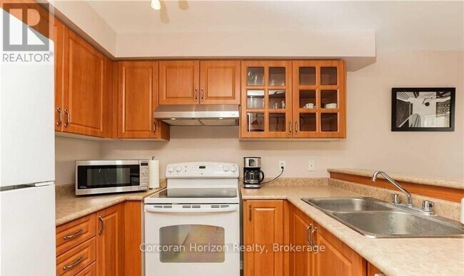 Photo du bâtiment - 99 Stonemount Crescent