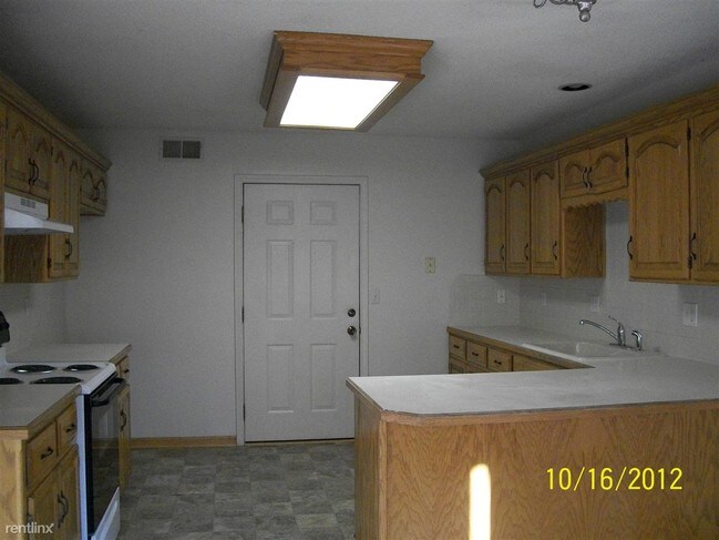 Building Photo - 4 br, 2 bath House - 3600 NW Dogwood Dr