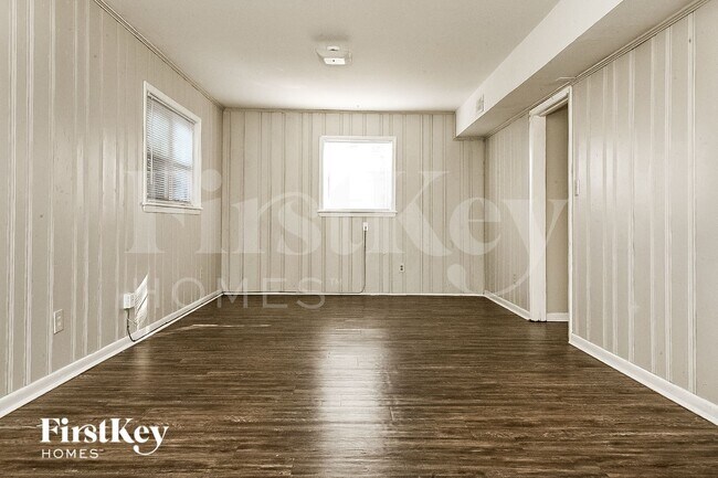 Building Photo - 2216 Clanton Terrace