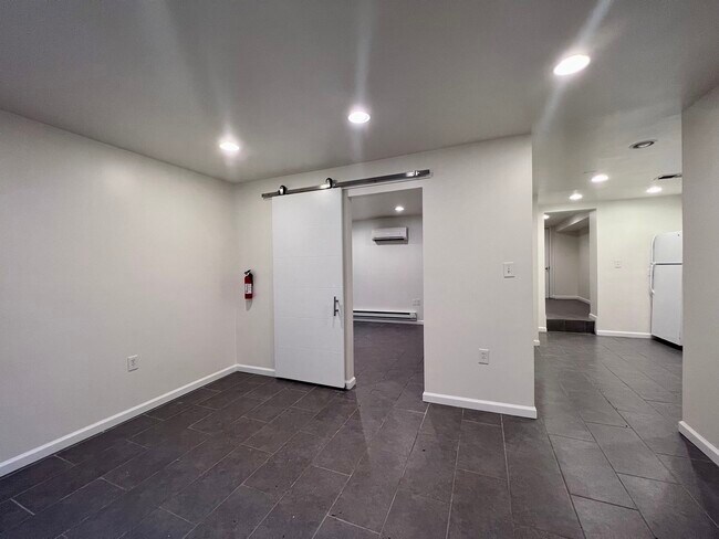 Foto del edificio - 1446 Parkwood Pl NW