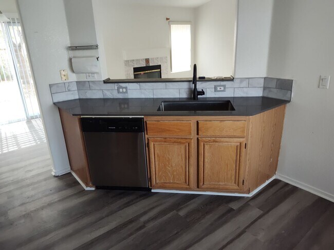 Foto del edificio - Cozy 2 Bedroom 2 Bathroom with office area