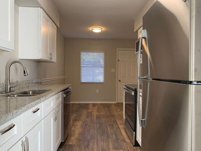 Foto del edificio - 1414 N Wardell St