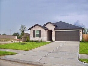 Building Photo - 5015 Balcolm Dr