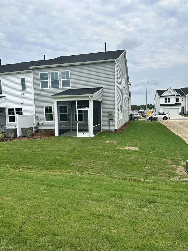 Building Photo - 3 br, 2.5 bath Townhome - 5050 Kota Street