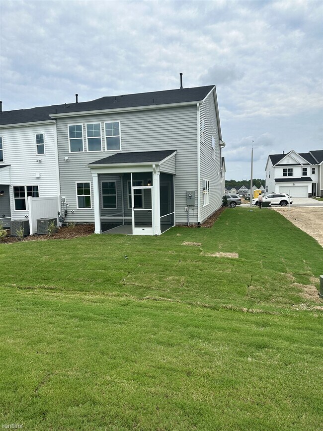 Foto del edificio - 3 br, 2.5 bath Townhome - 5050 Kota Street