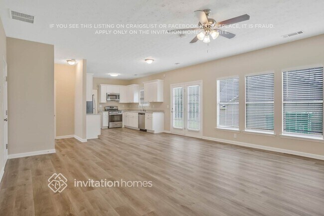 Foto del edificio - 5749 Cove Ln