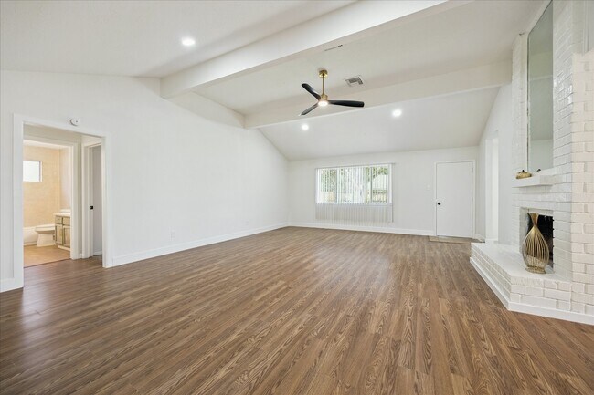 Building Photo - 8302 Bee Meadow Ln