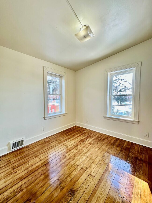 Foto del edificio - 4 Bedroom Home