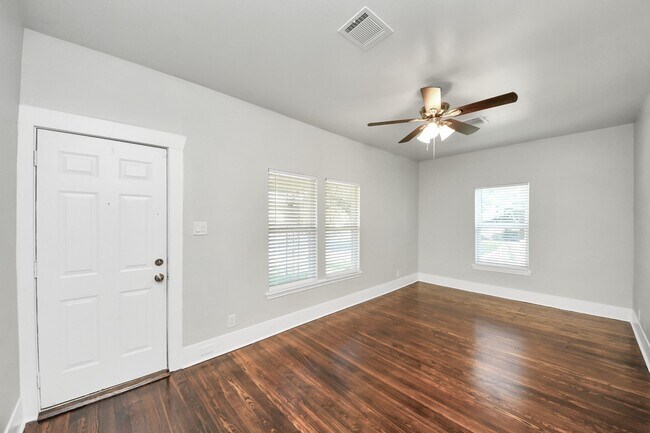 Foto del edificio - 3119 St Emanuel St