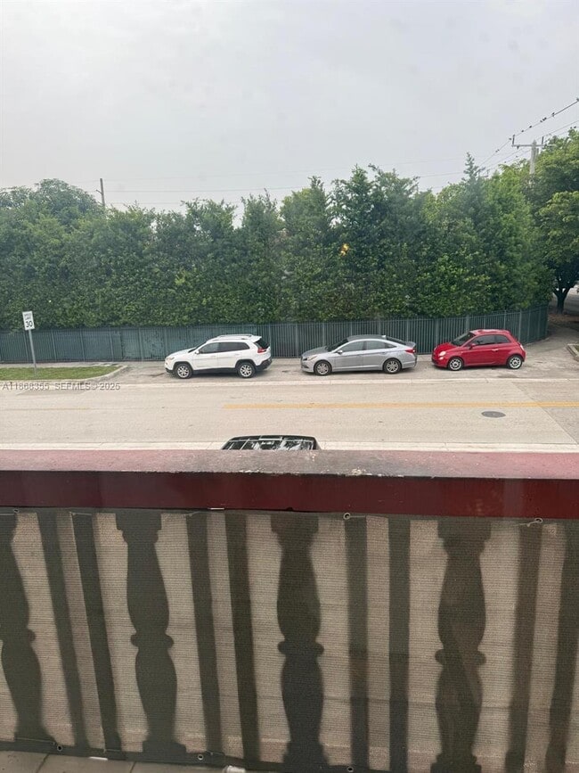 Building Photo - 1000 W 28th St