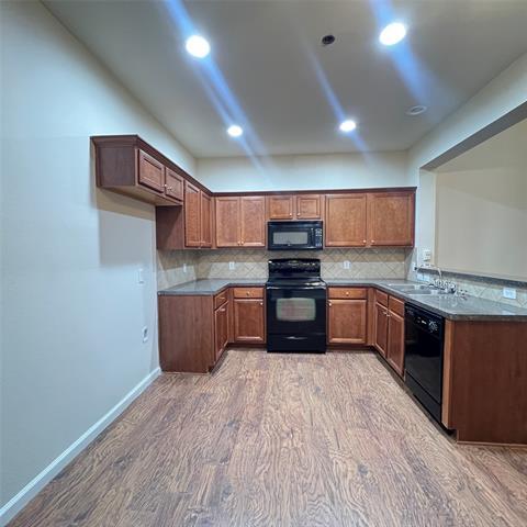 Foto del edificio - 3033 Stone Forest Cir