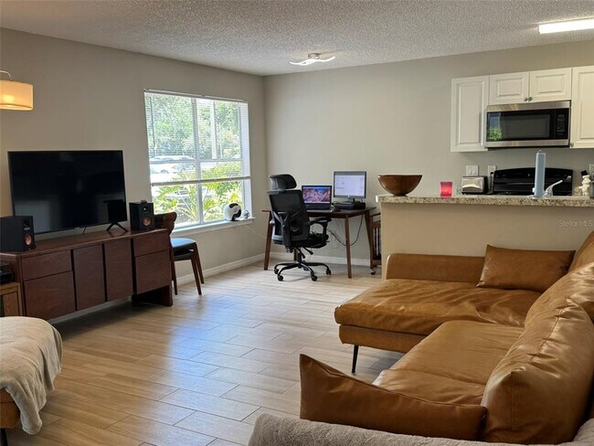 Foto del edificio - 2565 Grassy Point Dr
