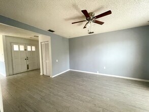 Building Photo - 610 Windrush Bay Dr