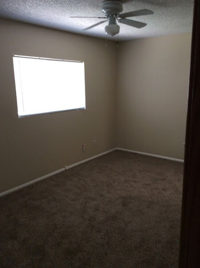 Building Photo - 871 Ripple Way