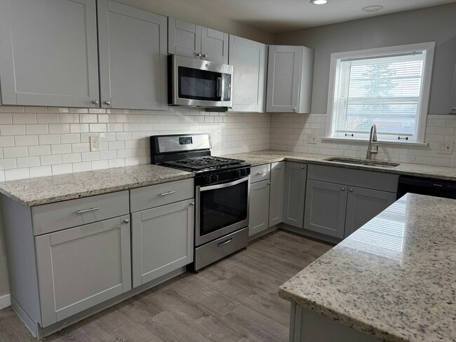 Foto del edificio - 5358 S Narragansett Ave