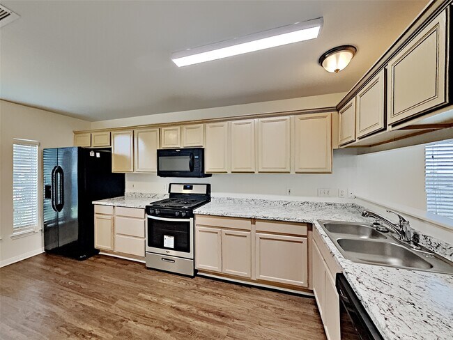 Foto del edificio - 23126 N Waterlake Dr