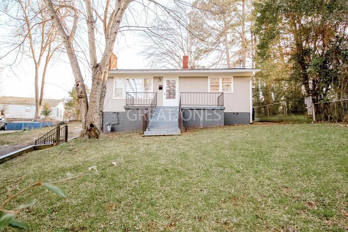 Primary Photo - 314 Hickory St