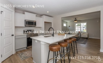 Building Photo - 3055 Worchester Dr