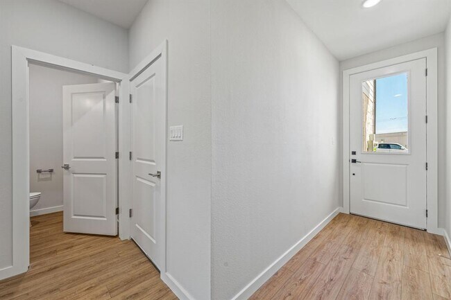 Building Photo - 532 Galt Dr