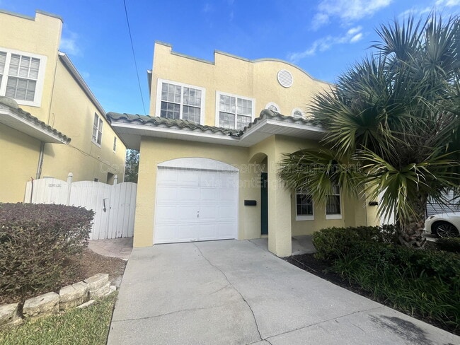 Photo - 1625 Park Lake St Townhome