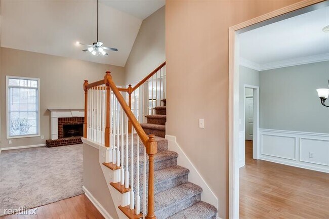 Building Photo - 4 br, 2.5 bath House - 2313 Oak Falls Ln