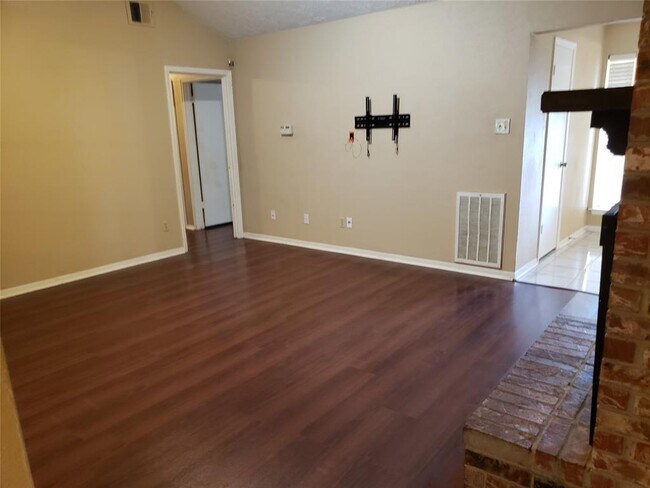 Building Photo - 6662 Canyon Way Dr