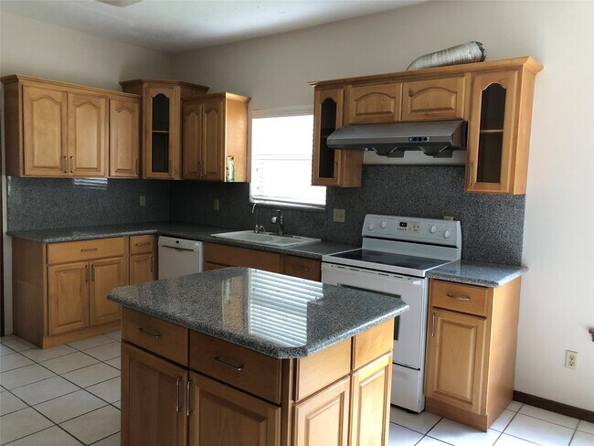 Foto del edificio - 2434 Hodges Bend Cir