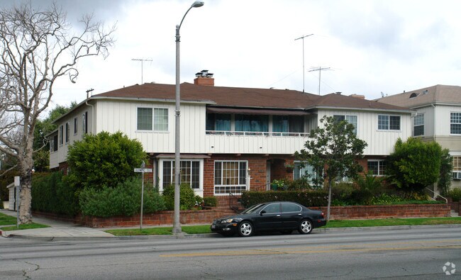 Foto del edificio - 9725-9727 W Olympic Blvd