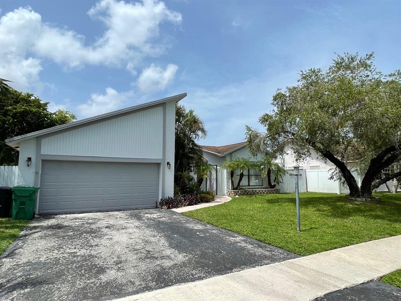 8041 NW 45th St, Lauderhill, FL 33351 House Rental in Lauderhill, FL