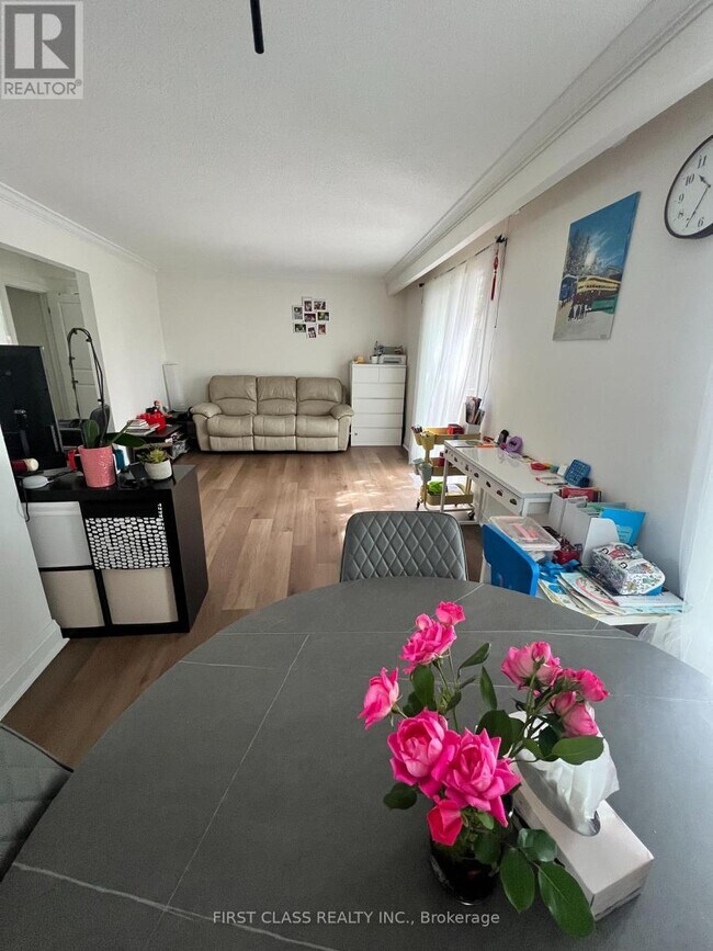 Photo du bâtiment - 1144 Jamesway Blvd