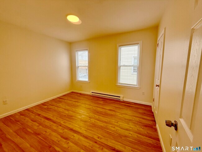 Foto del edificio - 70 Lindley St