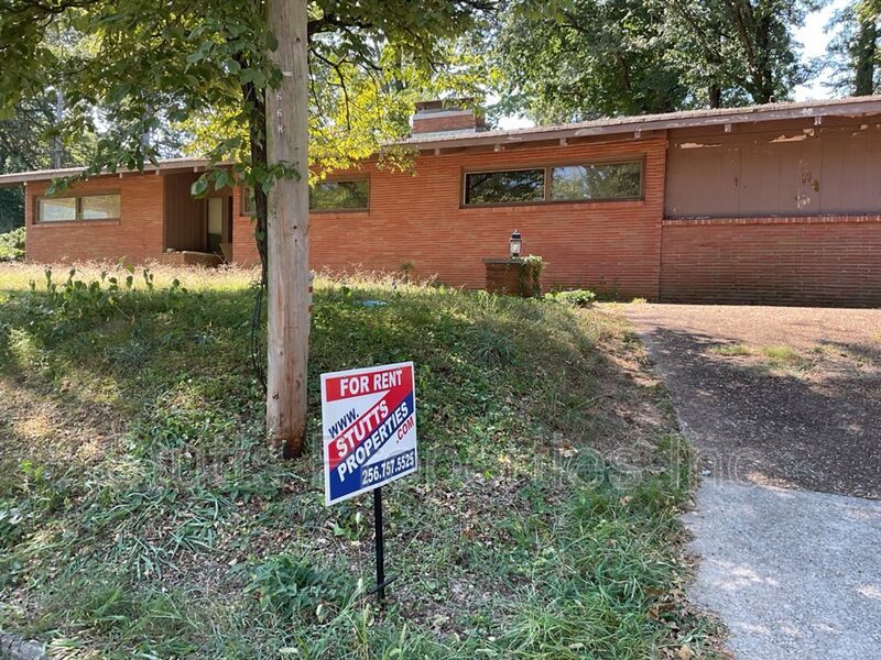 Primary Photo - 668 Simpson St