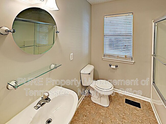 Foto del edificio - 656 Granwood Blvd