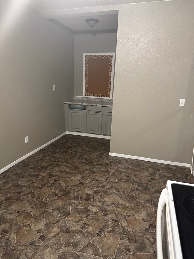 Cocina - 802 N Duluth Ave