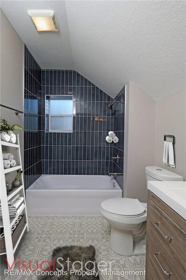 Foto del edificio - 3 br, 1 bath House - 302 6th Street