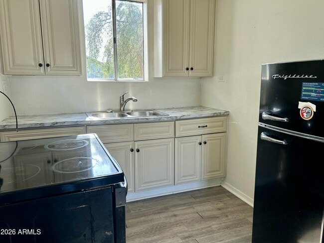 Building Photo - 5545 W State Ave