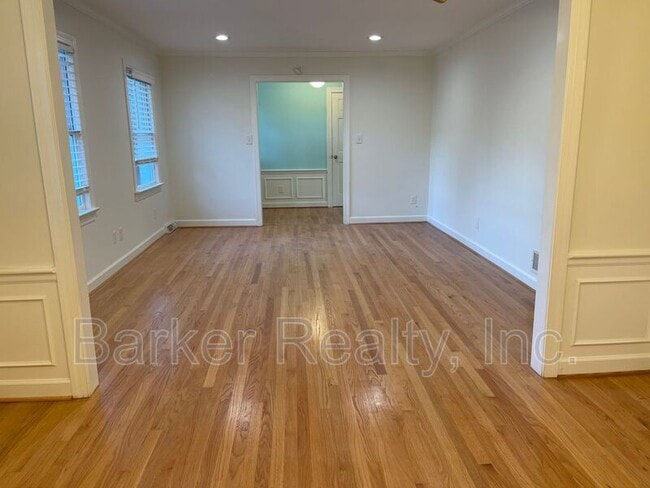 Building Photo - 1008 Deerfield Rd