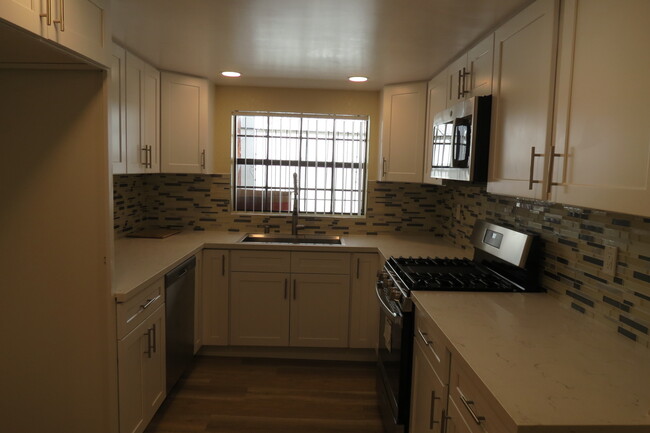 Building Photo - 357 E Providencia Ave