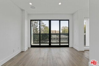 Building Photo - 1447 N Martel Ave
