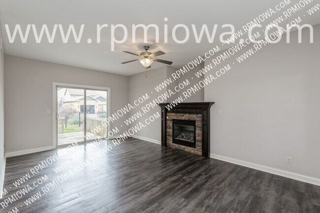 Building Photo - LARGE PRAIRIE TRAIL HOME!! 4 Bedroom, 3.5 ...