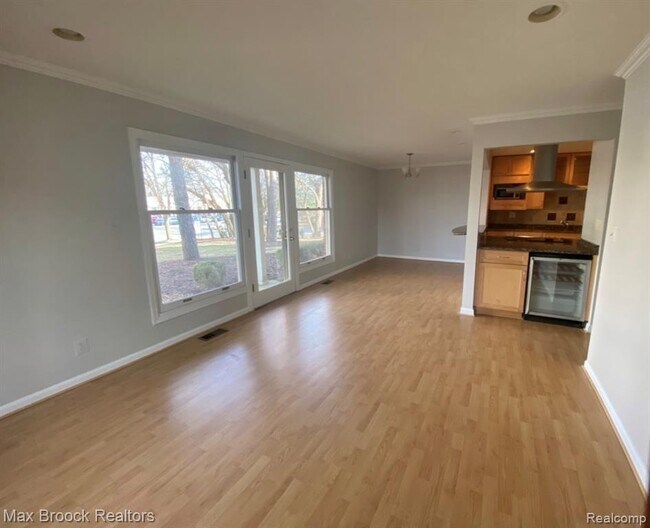 Foto del edificio - 885 N Old Woodward Ave