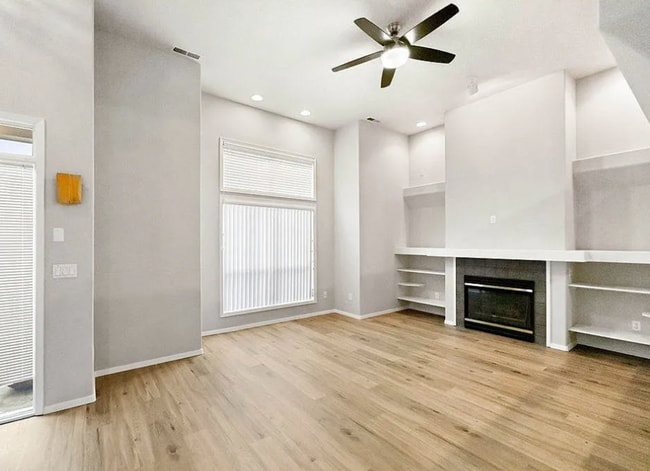 Building Photo - Spacious 2 Bedroom 2 Bath Condo with Detac...